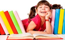 Девочка с книгами